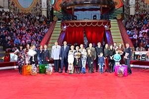 ТЁПЛЫЙ ВЕЧЕР НА ЦВЕТНОМ